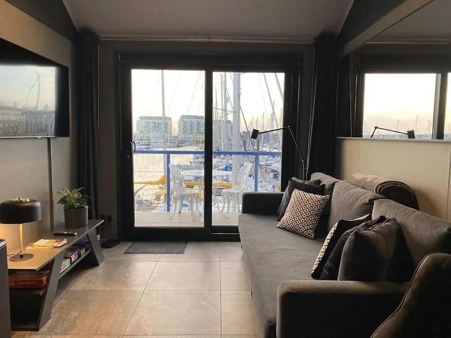 Seascape - Floating Home At Brighton Marina With Free Parking Apartment